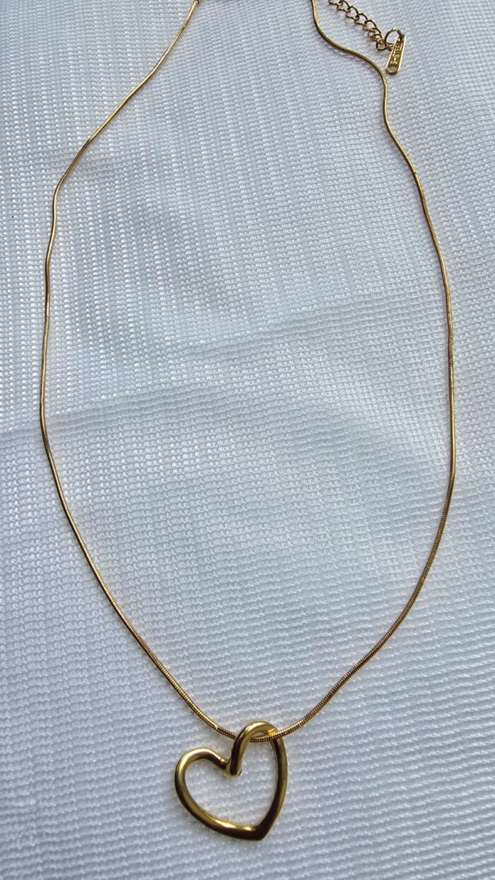 Chic Minimalist Gold Heart Necklace by Zara Jio - Image 2