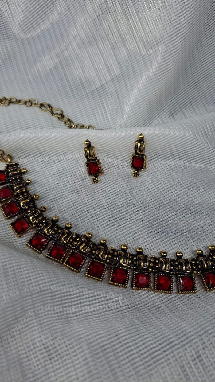 Fiery Red: Vintage-Inspired Choker Set by Zara Jio - Image 1